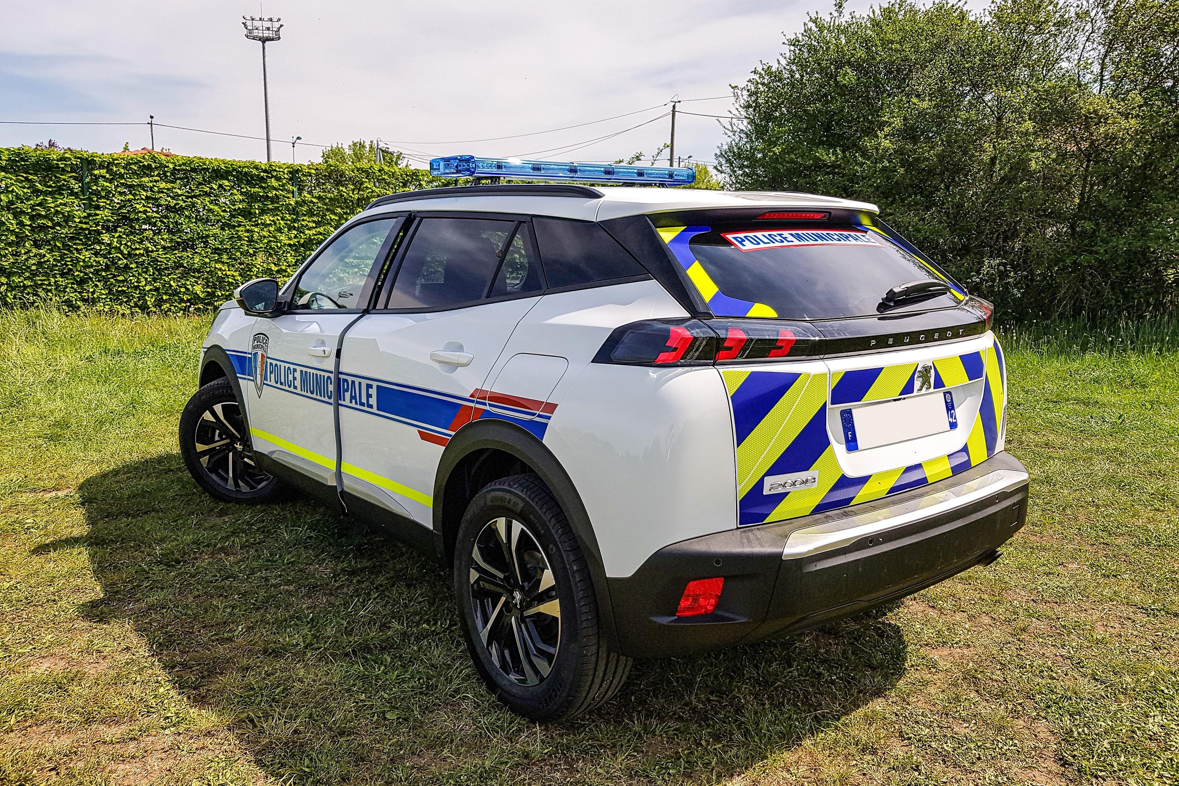2008-police9B8AB89B-B635-488E-D38B-AB77912465F6.jpg
